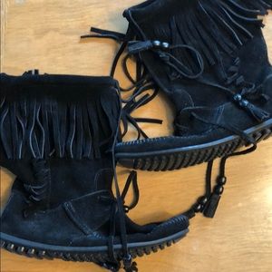 Minnetonka Suede Fringe Boots